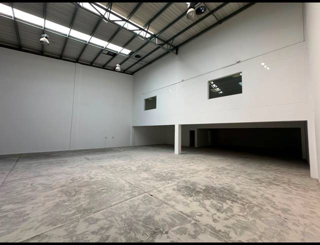 624M² WAREHOUSE TO LET IN NORTH RIDING